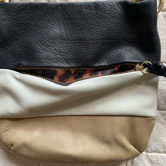 B. Makowsky NWT Leather Crossbody - Picture 8 of 8